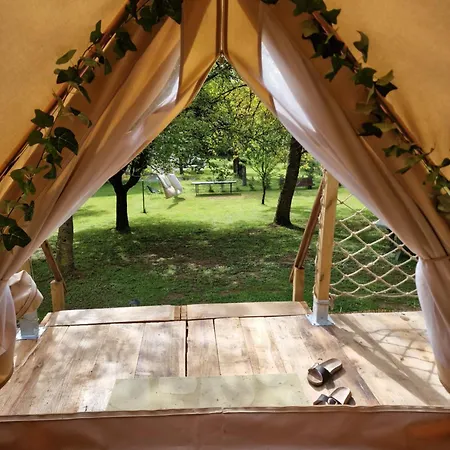 Tente Les Pommiers Glamping O Rendez-vous En Demi-pension 3* Roquefeuil