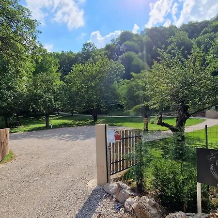 Tente Les Pommiers Glamping O Rendez-vous En Demi-pension