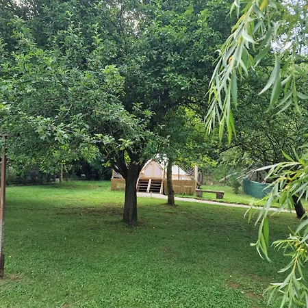 Tente Les Pommiers Glamping O Rendez-vous En Demi-pension 3*