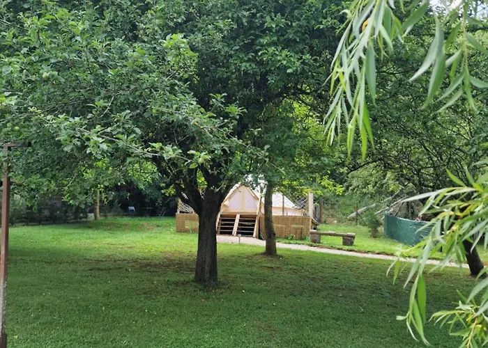 Tente Les Pommiers Glamping O Rendez-vous En Demi-pension 3*