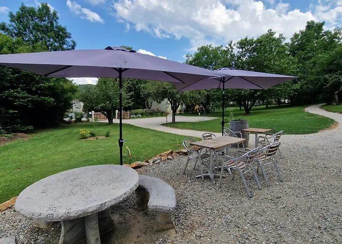 Tente Les Pommiers Glamping O Rendez-vous En Demi-pension Bed & Breakfast